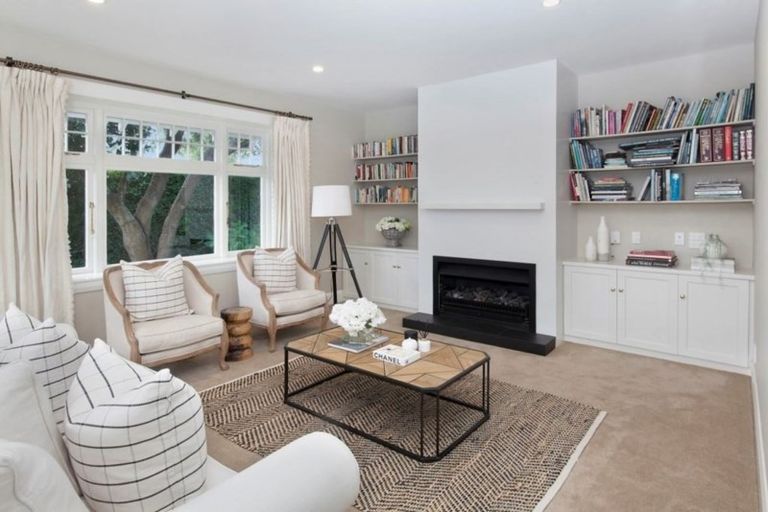 Photo of property in 26 Saint Andrews Square, Strowan, Christchurch, 8052