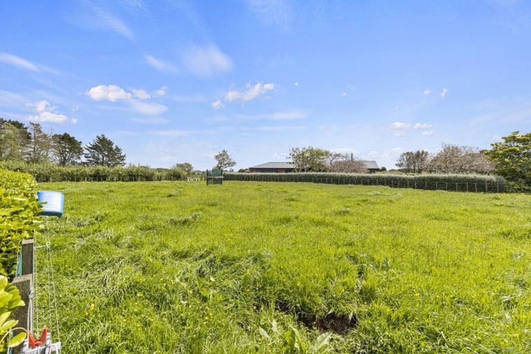 Photo of property in 124 Lower King Road, Tarurutangi, New Plymouth, 4372