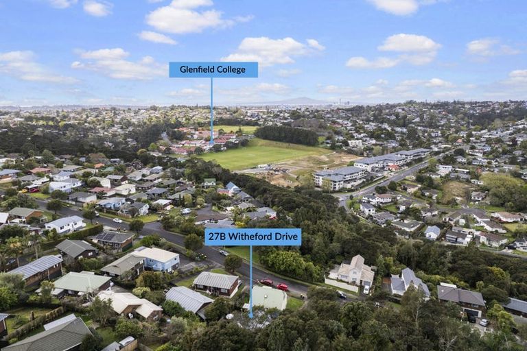 Photo of property in 2/27 Witheford Drive, Bayview, Auckland, 0629