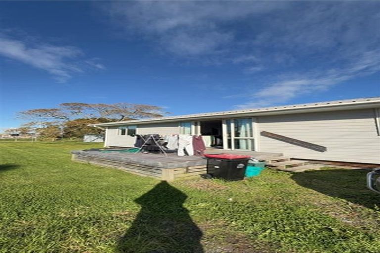 Photo of property in 99 Orchard West Road, Ngatea, 3503