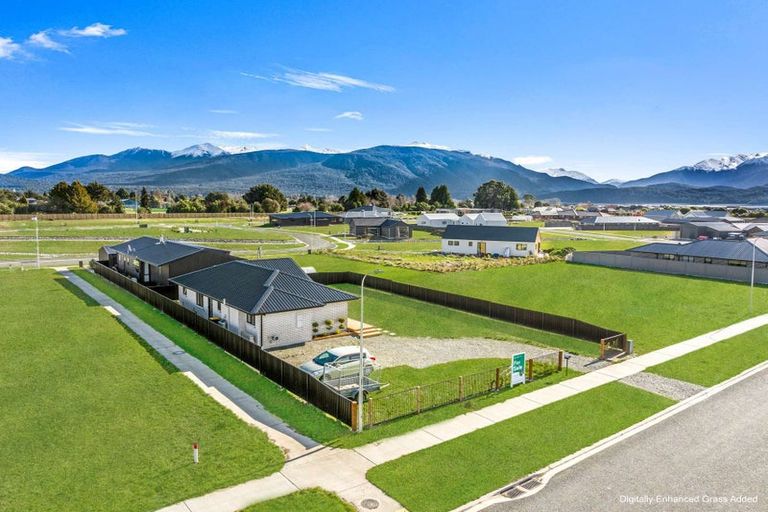Photo of property in 102 Tukare Loop, Te Anau, 9600