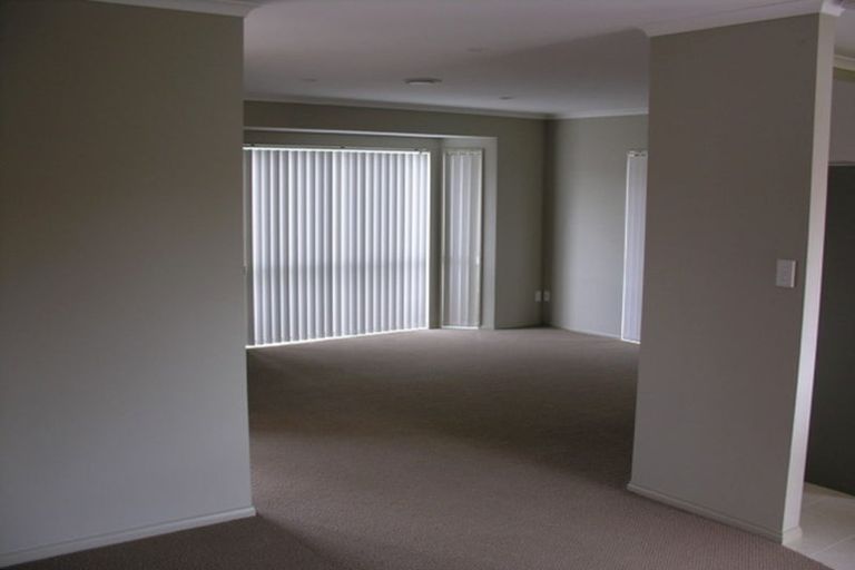 Photo of property in 32 Carrick Glen Avenue, Flat Bush, Auckland, 2019