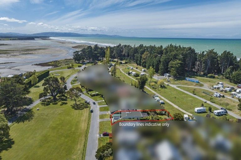 Photo of property in 26 Rotten Row, Waikuku Beach, 7473