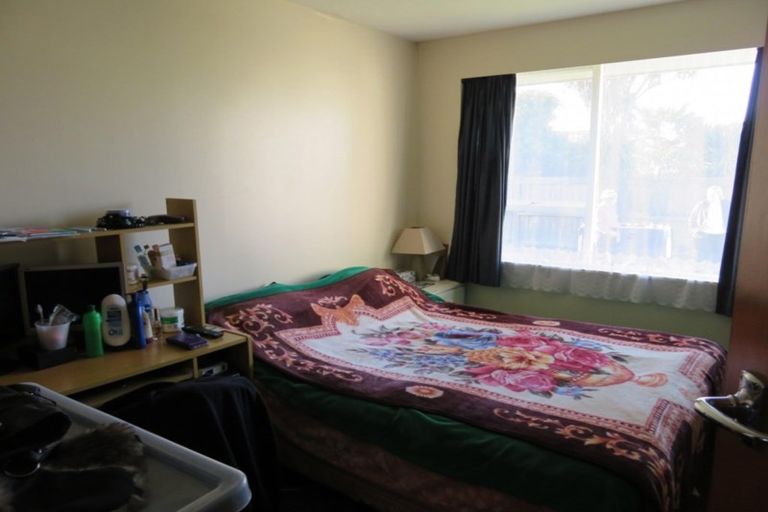Photo of property in 1 Middlepark Road, Sockburn, Christchurch, 8042