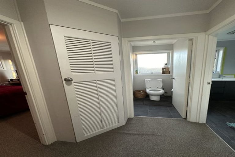 Photo of property in 6 Minton Place, Manurewa, Auckland, 2102