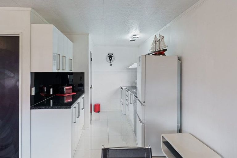 Photo of property in 14 Hurley Road, Paraparaumu Beach, Paraparaumu, 5032