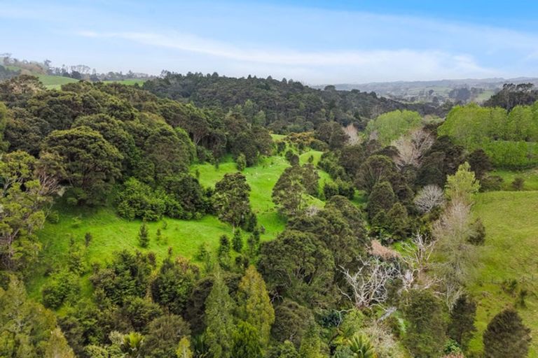 Photo of property in 44 Sandstone Road, Whitford, Manurewa, 2576