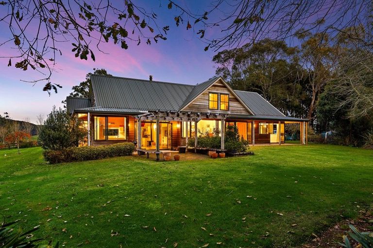 Photo of property in 402 Old Kaipara Road, Kaipara Flats, Warkworth, 0981