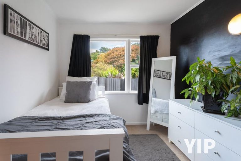 Photo of property in 36 Batchelor Street, Newlands, Wellington, 6037