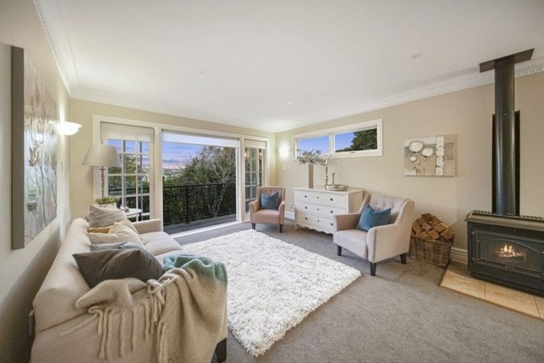 Photo of property in 16 Fenton Terrace, Cockle Bay, Auckland, 2014