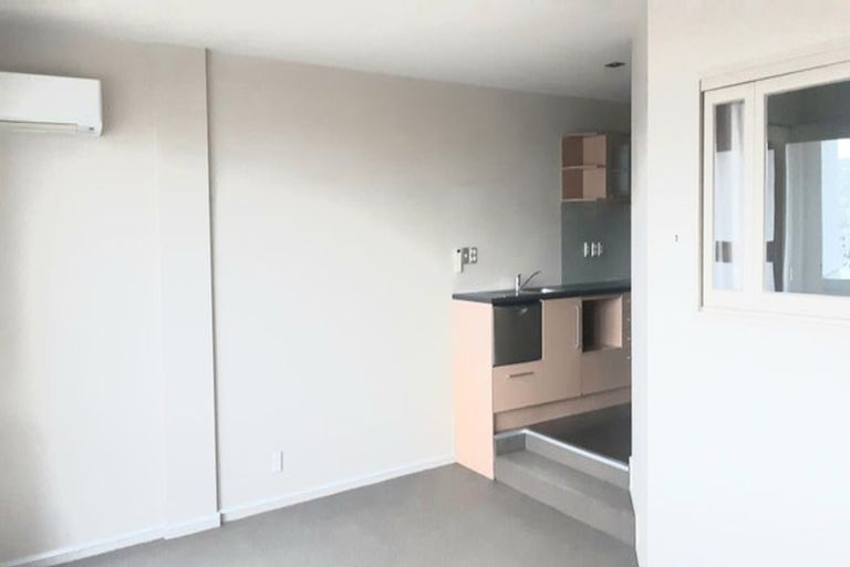 Photo of property in Stadium Garden Flats, 312/107 Thorndon Quay, Pipitea, Wellington, 6011