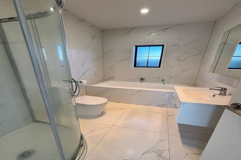 Photo of property in 10 Poutawa Lane, Clarks Beach, 2122