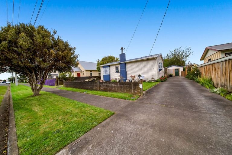 Photo of property in 6 Galt Street, Hawera, 4610
