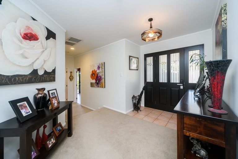 Photo of property in 121 Summerhill Drive, Fitzherbert, Palmerston North, 4410