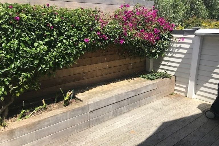 Photo of property in 92 Elizabeth Street, Mount Victoria, Wellington, 6011