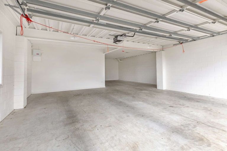 Photo of property in 22 Cobbe Place, Pomare, Rotorua, 3015