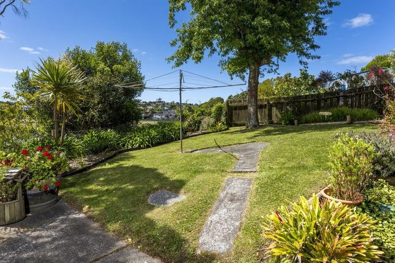 Photo of property in 103 Becroft Drive, Forrest Hill, Auckland, 0620