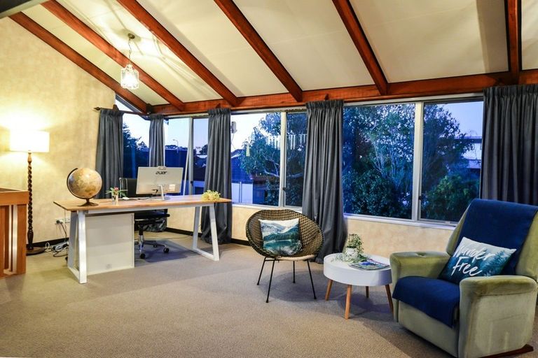 Photo of property in 72 Braid Road, St Andrews, Hamilton, 3200