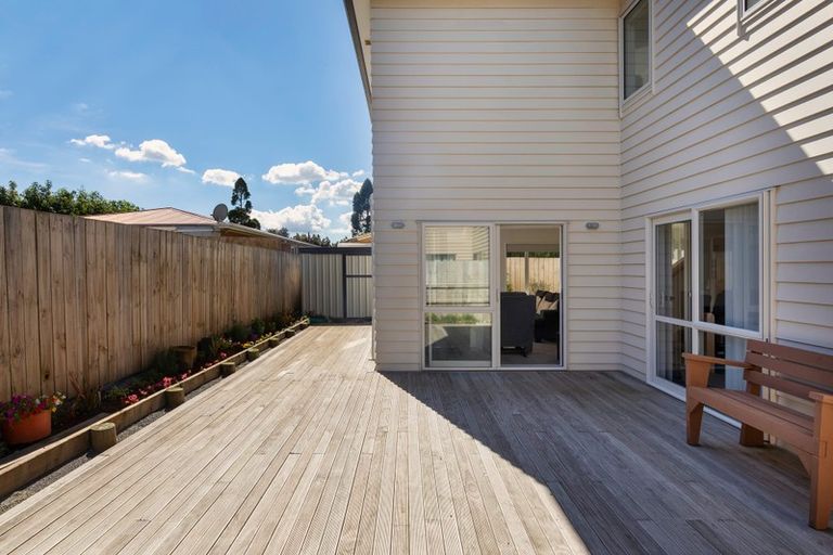 Photo of property in 6 Papahou Lane, Papatoetoe, Auckland, 2025
