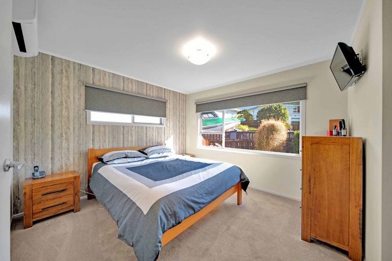 Photo of property in 10 Snowden Place, Opaheke, Papakura, 2113