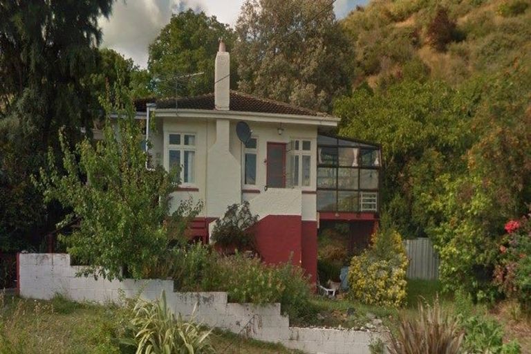 Photo of property in 35 Branxholm Street, Roxburgh, 9500