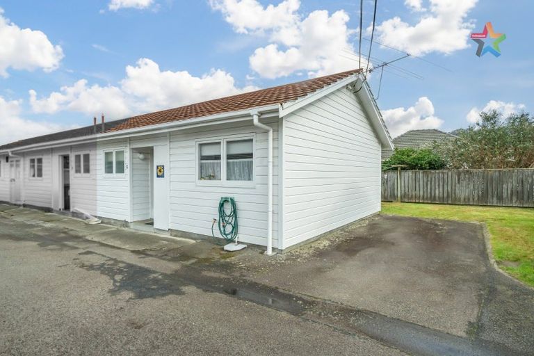 Photo of property in 1/1079 High Street, Taita, Lower Hutt, 5011