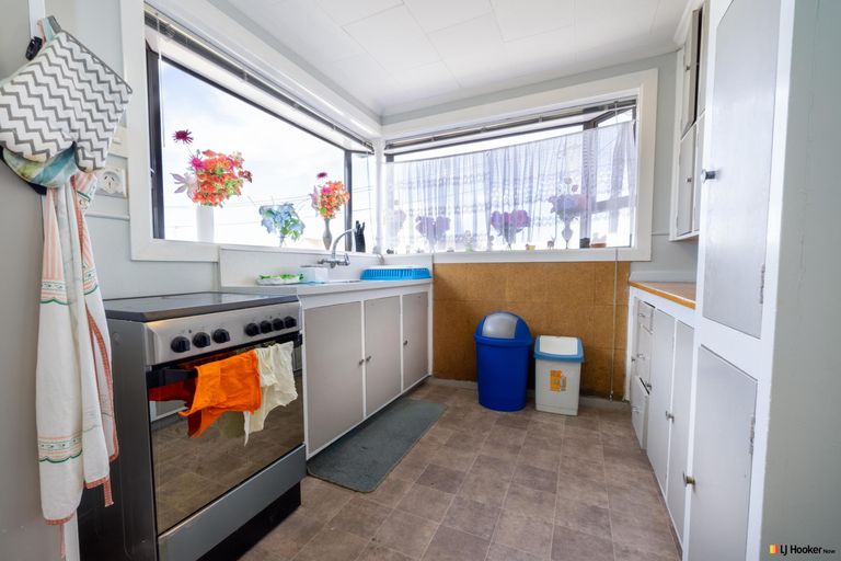 Photo of property in 15 Merrington Crescent, Aranui, Christchurch, 8061