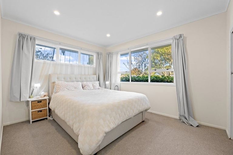 Photo of property in 56 Botany Road, Botany Downs, Auckland, 2010