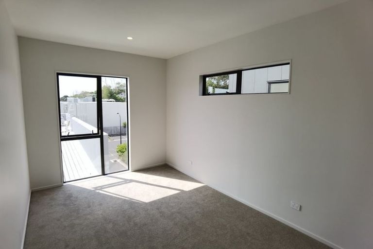 Photo of property in 12 Mina Way, Browns Bay, Auckland, 0630