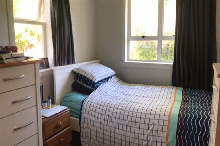 Photo of property in 21 Montana Avenue, Murrays Bay, Auckland, 0630