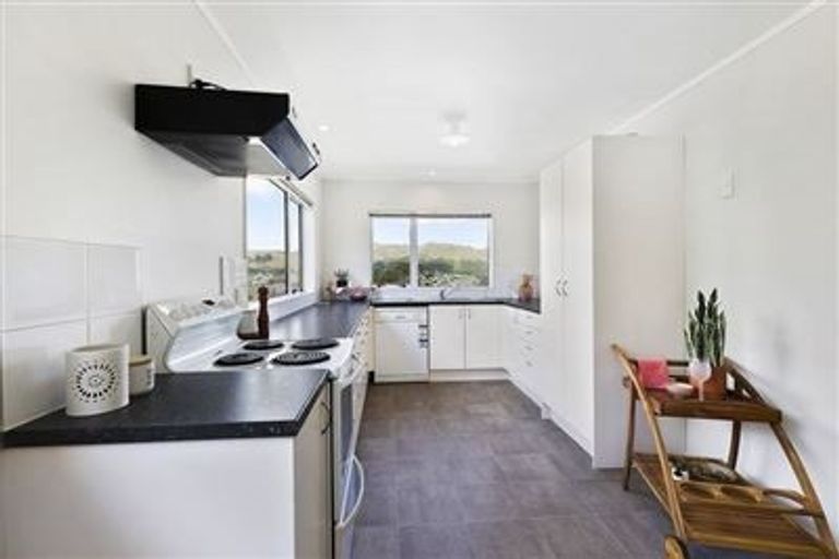 Photo of property in 14 Peel Lane, Aotea, Porirua, 5024