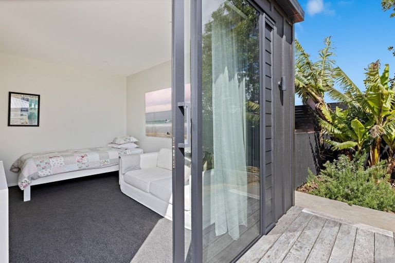 Photo of property in 75 Sandpiper Avenue, Point Wells, 0986