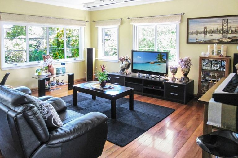 Photo of property in 22 Middleton Road, Johnsonville, Wellington, 6037