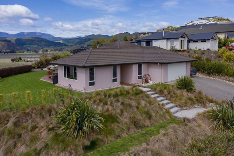 Photo of property in 9 Katania Heights, Brightwater, 7022