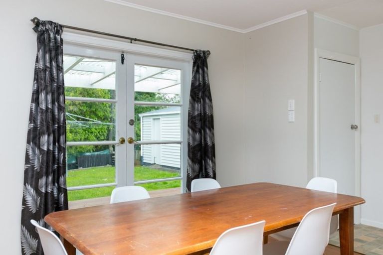 Photo of property in 13 Regent Place, Blagdon, New Plymouth, 4310