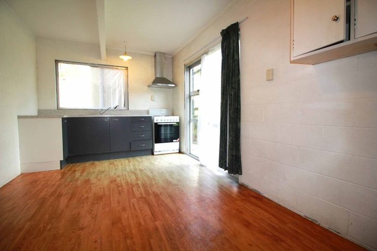 Photo of property in 46 Kohekohe Street, New Lynn, Auckland, 0600