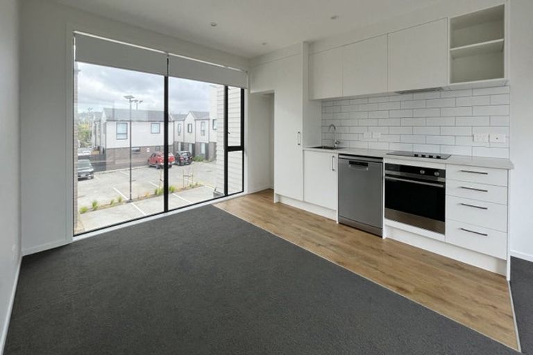 Photo of property in 7/1 Fruitvale Road, New Lynn, Auckland, 0600