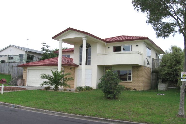 Photo of property in 4 Cinnabar Place, Westgate, Auckland, 0614