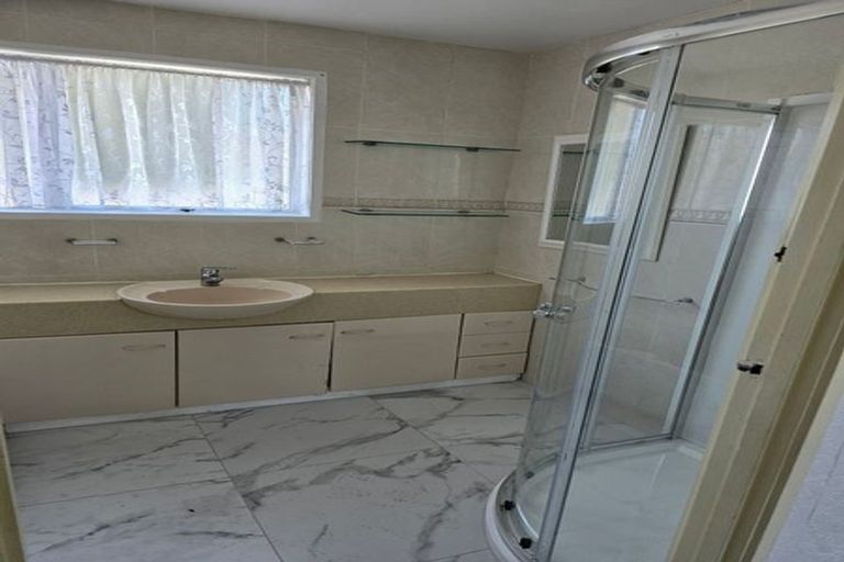 Photo of property in 3 Casuarina Road, Half Moon Bay, Auckland, 2012