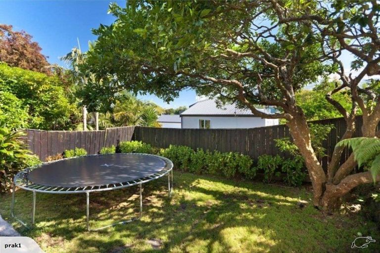 Photo of property in 20 Royal Terrace, Sandringham, Auckland, 1025