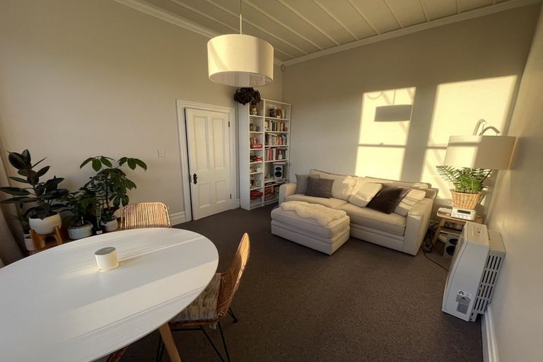 Photo of property in 45 Fairview Crescent, Kelburn, Wellington, 6012