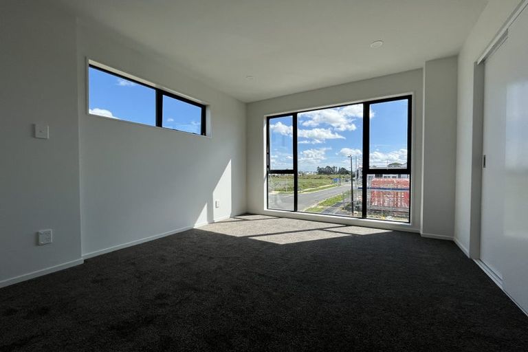 Photo of property in 2 Te Kaapia Road, Papakura, 2110