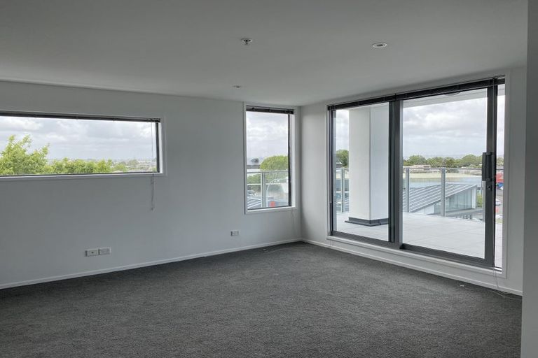 Photo of property in Bella Vista, 3d/84 Gunner Drive, Te Atatu Peninsula, Auckland, 0610