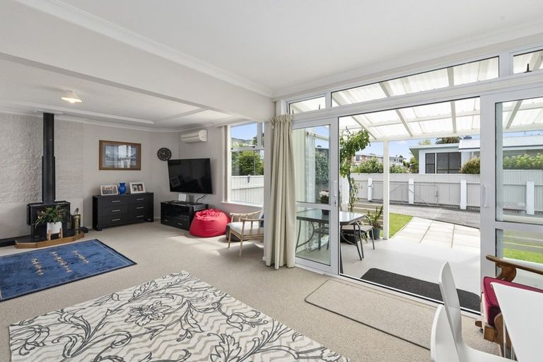 Photo of property in 2 Glen Street, Levin, 5510