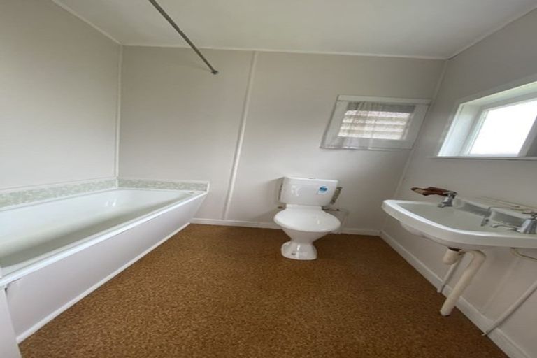 Photo of property in 1/27 Railway Street West, Papakura, 2110