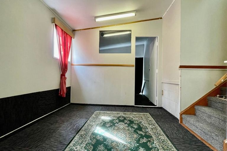 Photo of property in 1/17 Ashbourne Place, Glendene, Auckland, 0602