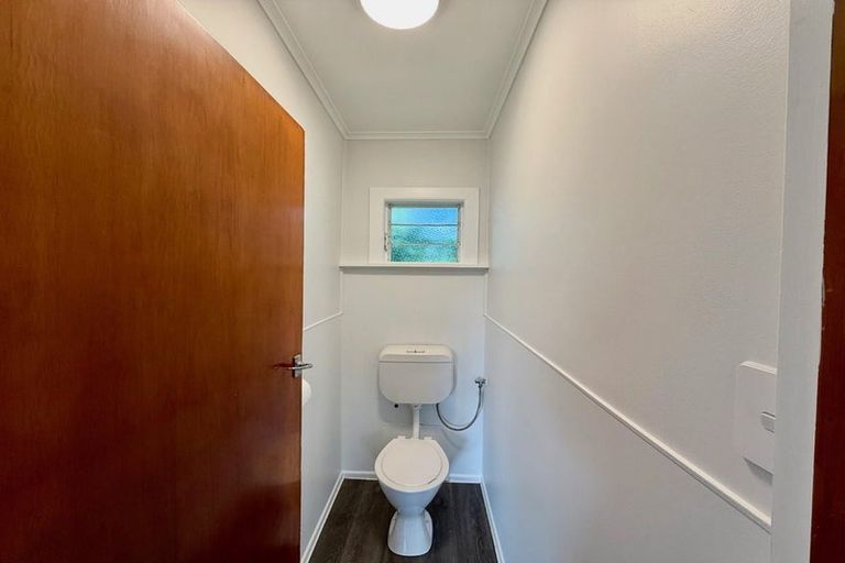 Photo of property in 56 Christmas Road, Manurewa, Auckland, 2102