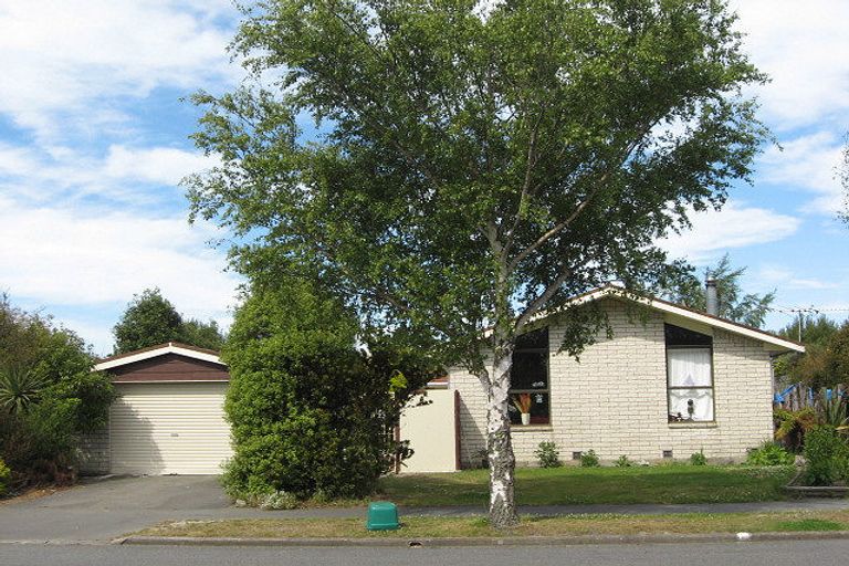 Photo of property in 54 Royal Park Drive, Parklands, Christchurch, 8083