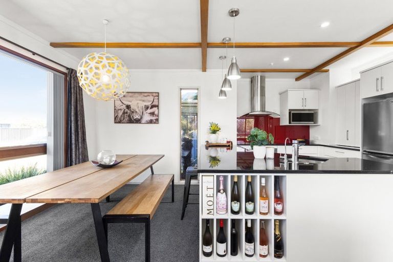 Photo of property in 24 Harpham Street, Taradale, Napier, 4112