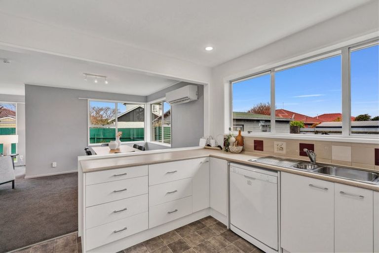 Photo of property in 76a Englefield Road, Northwood, Christchurch, 8051